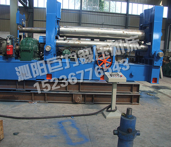 W11S-20x2000-上輥萬(wàn)能式三輥卷板機